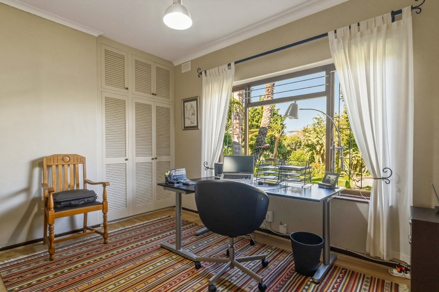 5 Bedroom Property for Sale in Constantia Western Cape